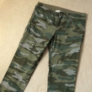 Camo skinny cargo pants